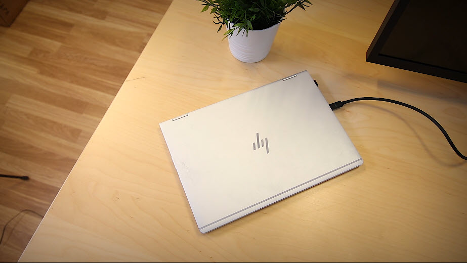 Unboxing HP Z43 42,5-tommers 4K UHD-skjerm bilde 12
