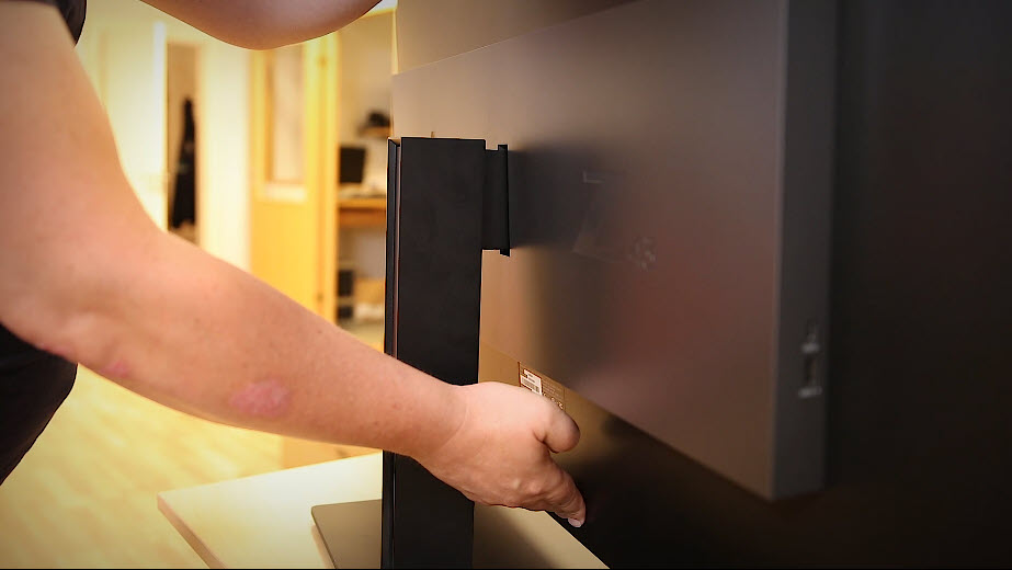 Unboxing HP Z43 42,5-tommers 4K UHD-skjerm bilde 3